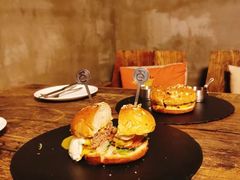 经典芝士汉堡-HIGH FIVE哈福手工汉堡(桂林路店)