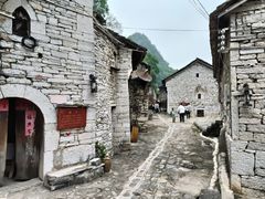 -高荡千年布依古寨旅游景区