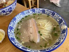 枫镇肉面-裕兴记·三虾面(西北街总店)