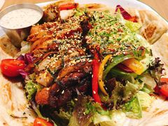 照烧鸡肉配牛油果拉法沙拉-HELLO 27 意面·沙拉·帕尼尼