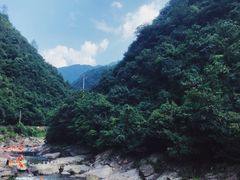 -安吉龙王山峡谷漂流
