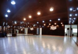 -YASAKI国际舞蹈中心