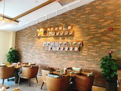 等位区-芳草地度假酒店·野炉中餐厅