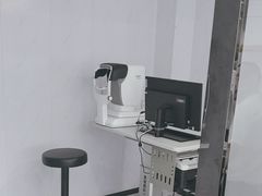 -光明眼镜·蔡司授权(徐泾店)