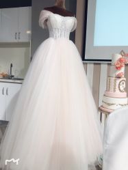 -Lady  Jane高端婚纱礼服馆