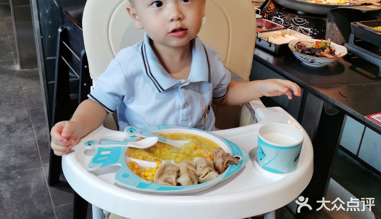 亲子探店｜烤鱼天花板师烤豆花烤鱼