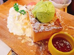 -莓园冰淇淋店