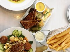 -Bully Hayes Restaurant & Bar