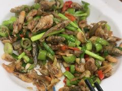 -湖南人家湘菜馆(镇江路店)