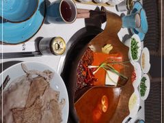-墨居上隐·院子里火锅(峨眉店)