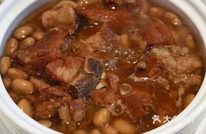 Sauce Braised Pork Ribs Meal