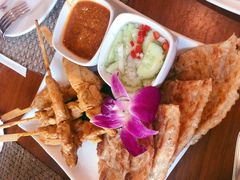 -Chom Cafe and Restaurant