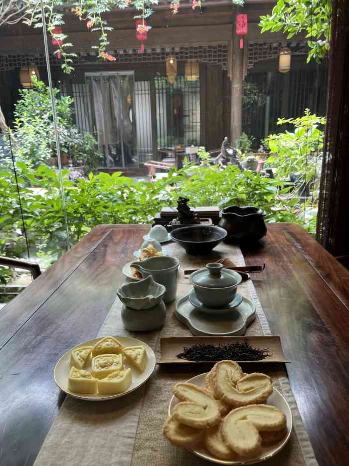 六朝松茶馆(老门东店)-"非常好吃的地方,出差来南京的时候,同学请.