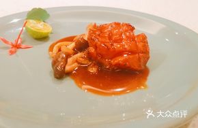 Fresh Abalone with Wild Matsutake Mushroom