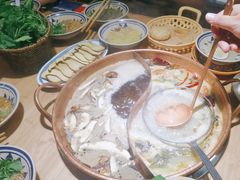 -洱火云南酸菜牛肉火锅(石景山当代商城店)