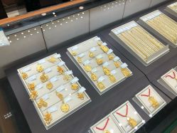 -周大福 CHOW TAI FOOK(新世界百货崇文店)