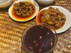 -爆炸头阿姨小四川正宗川味小吃(无任何分店)