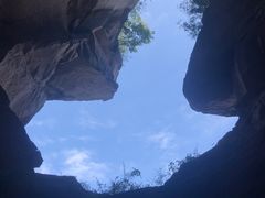 -伍山海滨石窟