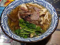 特色牛肉罩火烧-哈老太太(联盟路店)