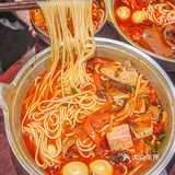 论吃我就服重庆人，铁锅米线是什么神仙美食