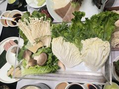 -红鼎豆捞·非遗鲍皇汤火锅(宝丰路店)