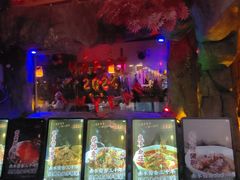 -茅台镇网红溶洞餐厅·茅帮菜馆