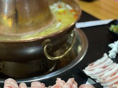 -果松木炭酸菜铜火锅·外婆参鸡汤