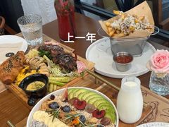 -Mark&Mars Restaurant