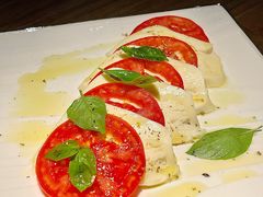 马苏里拉配番茄-FABIO’S费比欧披萨餐厅