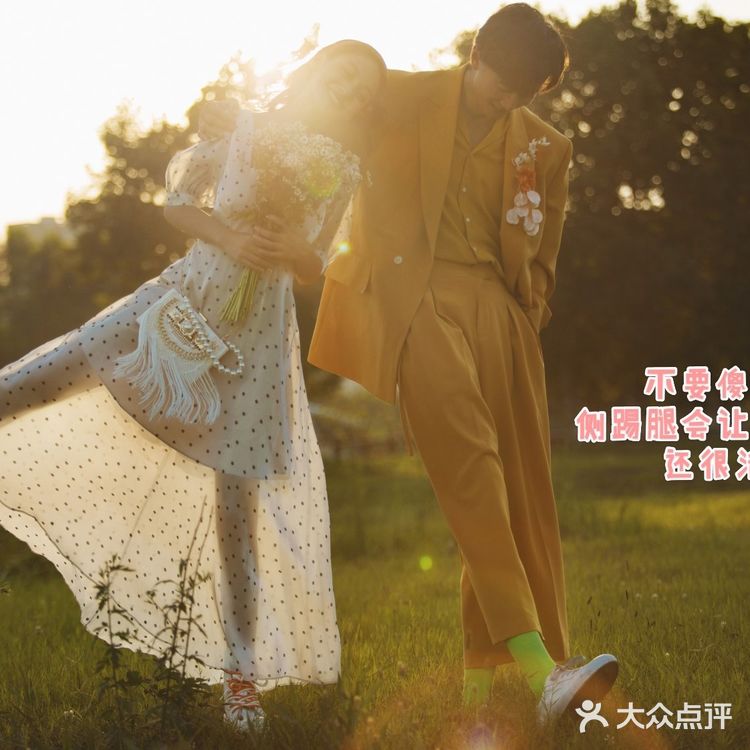 如何拍出漂亮外景婚纱照？外景拍摄动作怎么摆？[森系小合集]