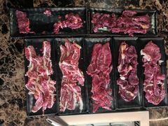 -牛里牛气· 榴莲海鲜鲜牛肉自助火锅·烤肉(横岗店)