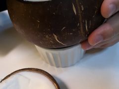 -志龙皇冠吃货椰子铺