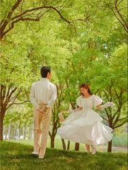 -喜爱高定婚纱摄影