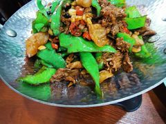 -湖南人家湘菜馆(镇江路店)