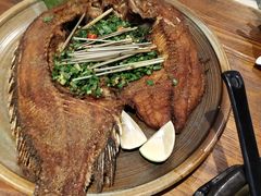 香茅草烤罗非鱼-滇越乘象云南餐厅(次渠店)