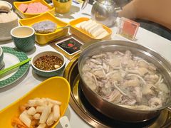 -润园四季椰子鸡火锅(卓越INTOWN店)