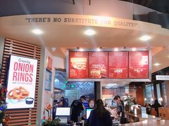 -The Habit Burger Grill 哈比特汉堡(复兴soho店)