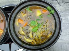 招牌黄咖喱牛腩热锅配米饭-长勺子东南亚(街道口店)