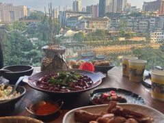 -包整·丝娃娃(一览甲秀楼风景店)