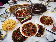 -乡土特色.冷锅鱼.牦牛肉汤锅