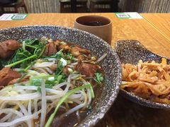 -苗八碗米线