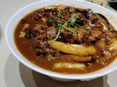 小鸡炖蘑菇-将相和·海鲜蒸饺大连菜