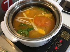-百品聚旋转火锅(万德庄店)