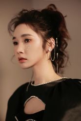 -艾米丽婚纱礼服