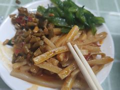 -红鼻子桂林米粉(金唐新光界店)