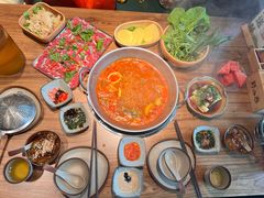 -野山舂·贵州现舂酸汤火锅(鸿通城店)