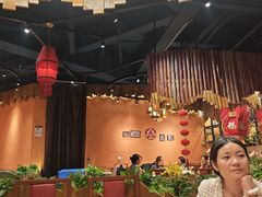 -老滇山寨•云南特色菜•地方菜•民族风情歌舞表演(金碧店)