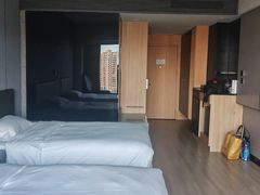 -上海虹桥西郊假日酒店