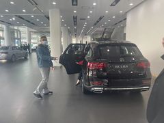 -上海星瀚奔驰4S店(长寿路店)