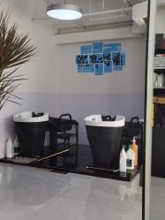 -V7 HAIR SALON